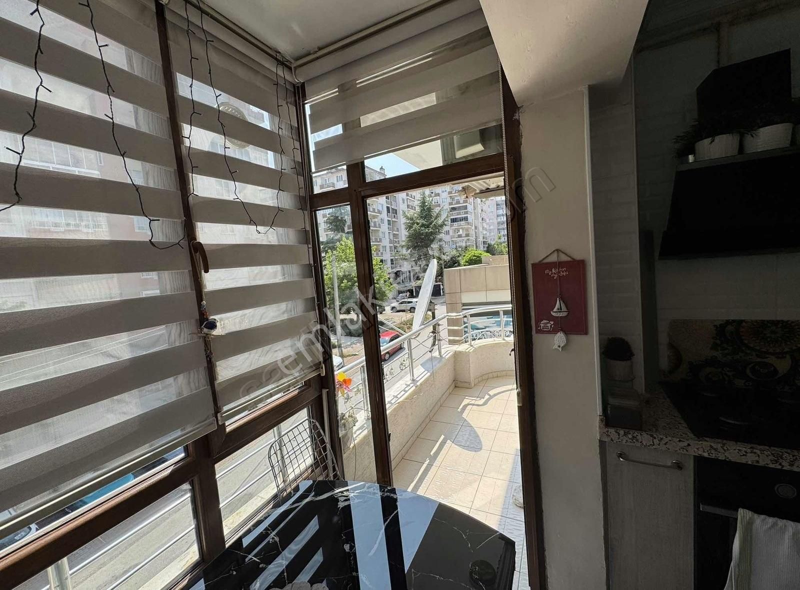 İhsaniye Kanuni Caddesi Arslankent 3 Sitesi 3 Cepheli 3+1