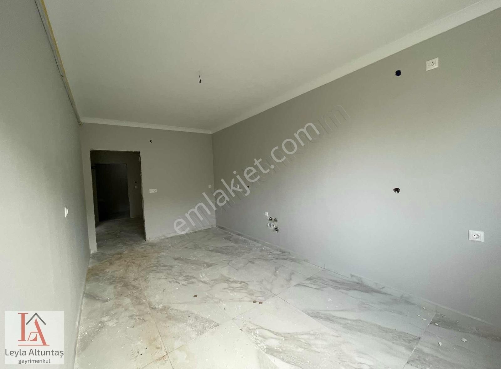 Kaşüstü Merkezi Konumda Vadipark St. Sıfır 3+1 Satılık Daire. - Görsel 15