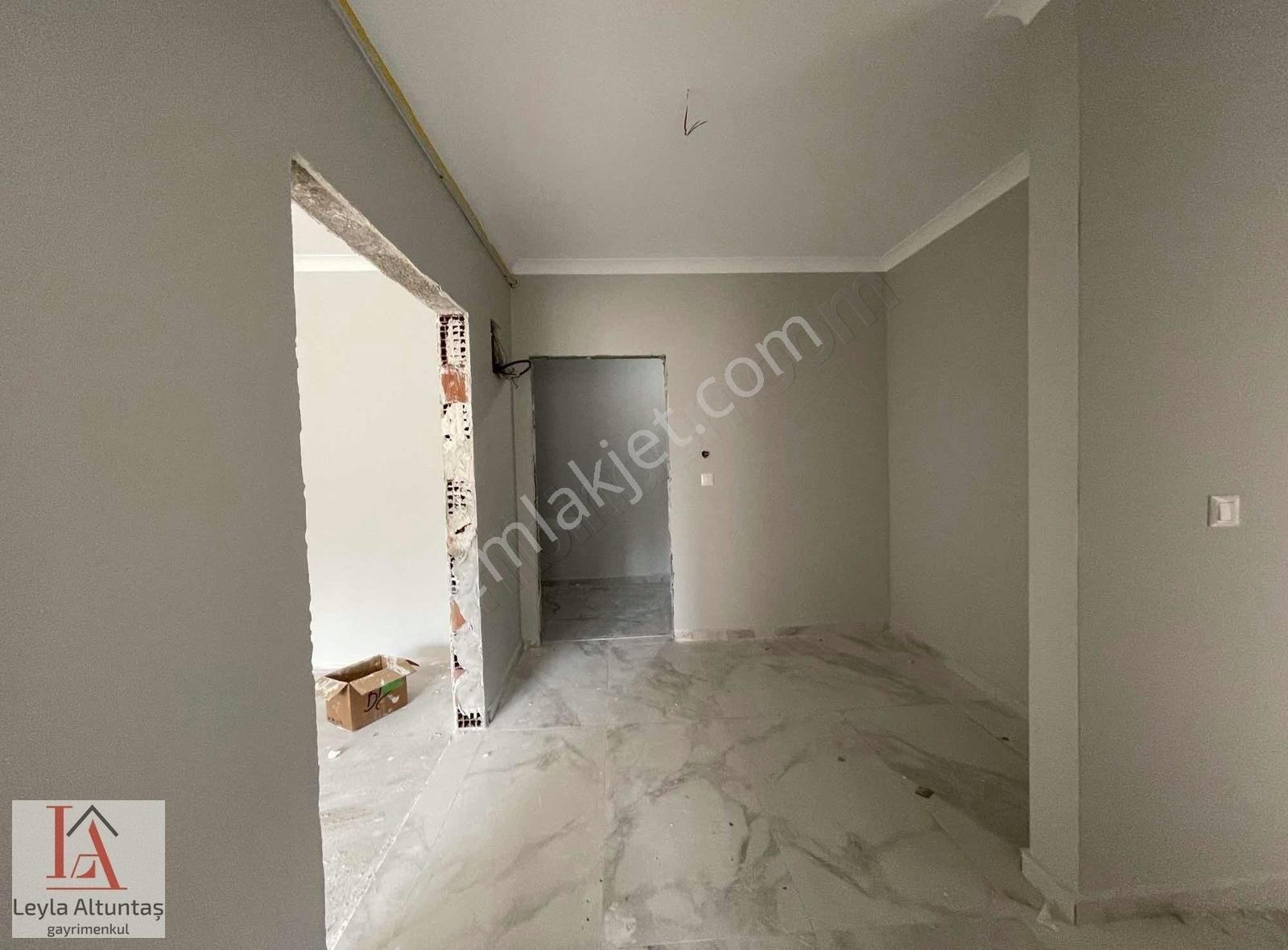 Kaşüstü Merkezi Konumda Vadipark St. Sıfır 3+1 Satılık Daire. - Görsel 12