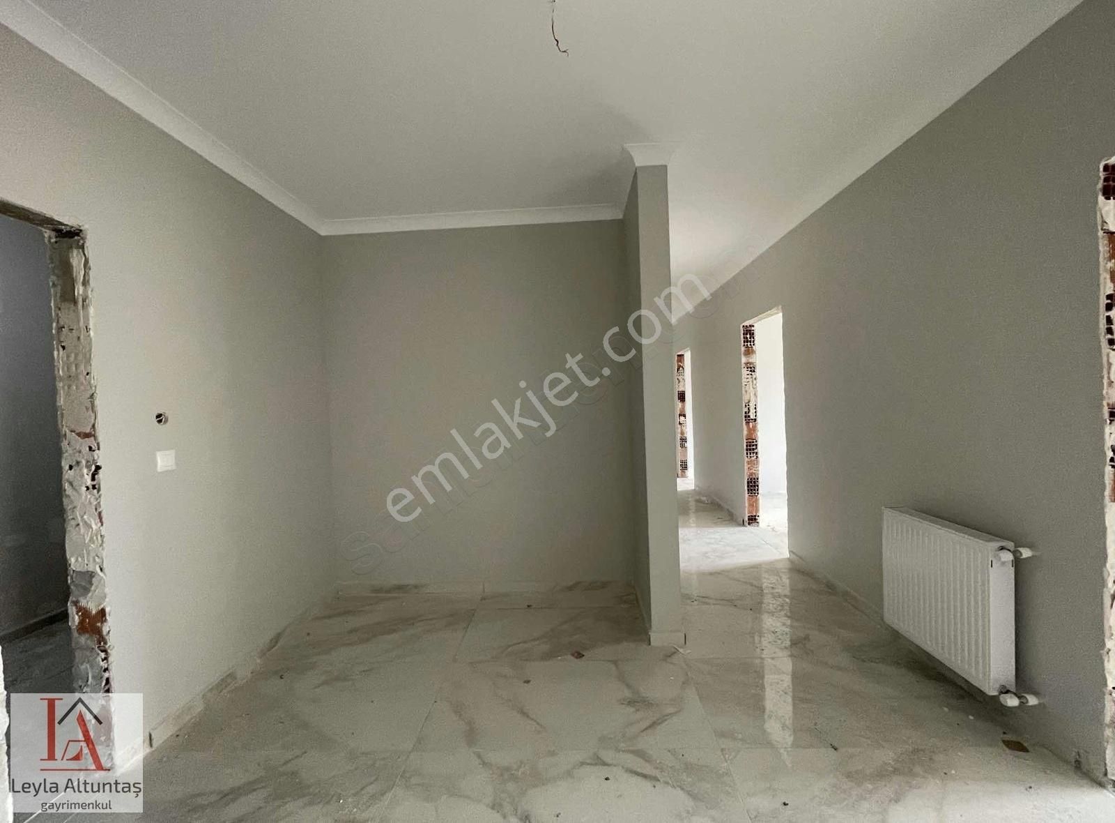 Kaşüstü Merkezi Konumda Vadipark St. Sıfır 3+1 Satılık Daire. - Görsel 8