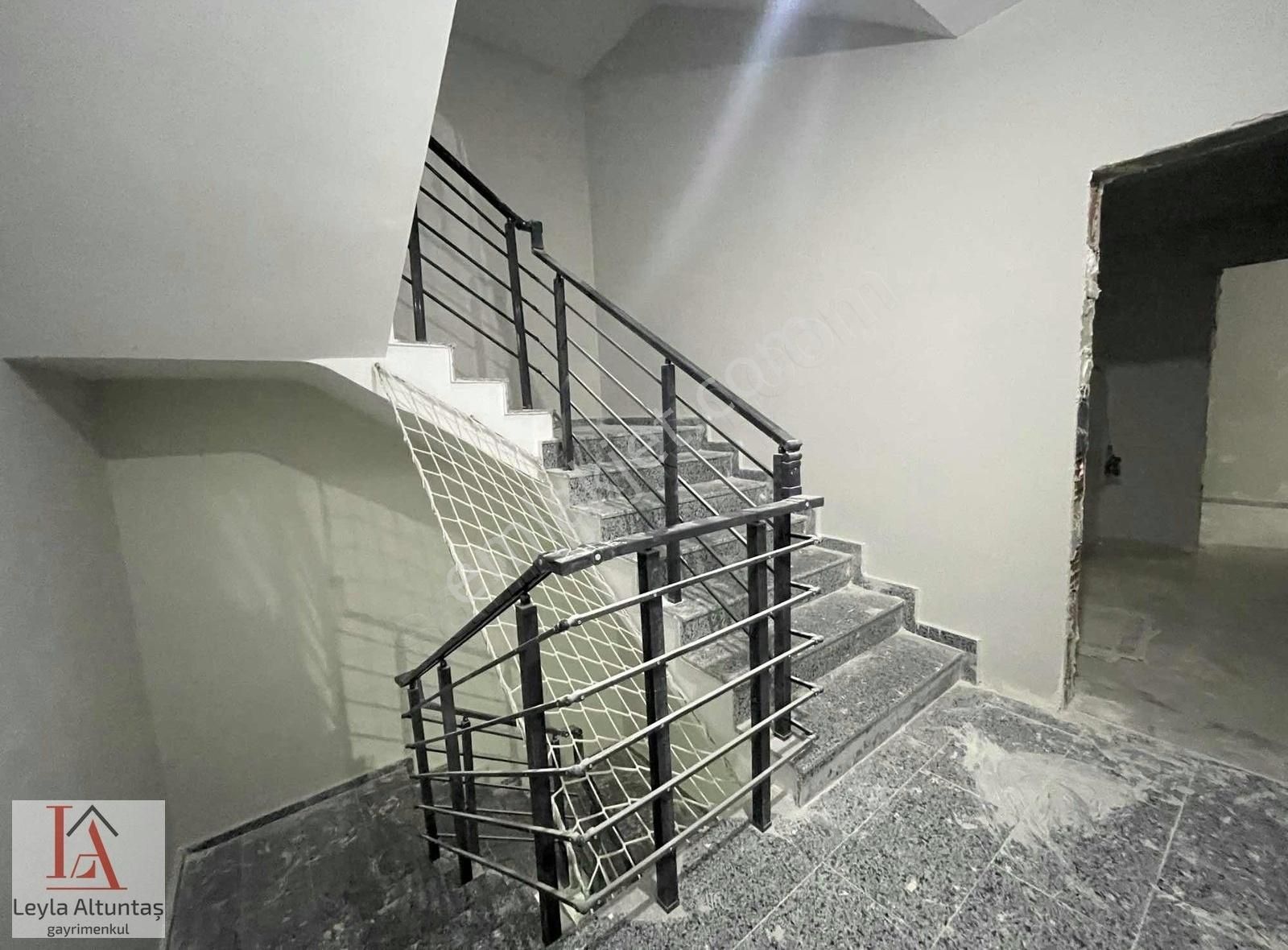 Kaşüstü Merkezi Konumda Vadipark St. Sıfır 3+1 Satılık Daire. - Görsel 7