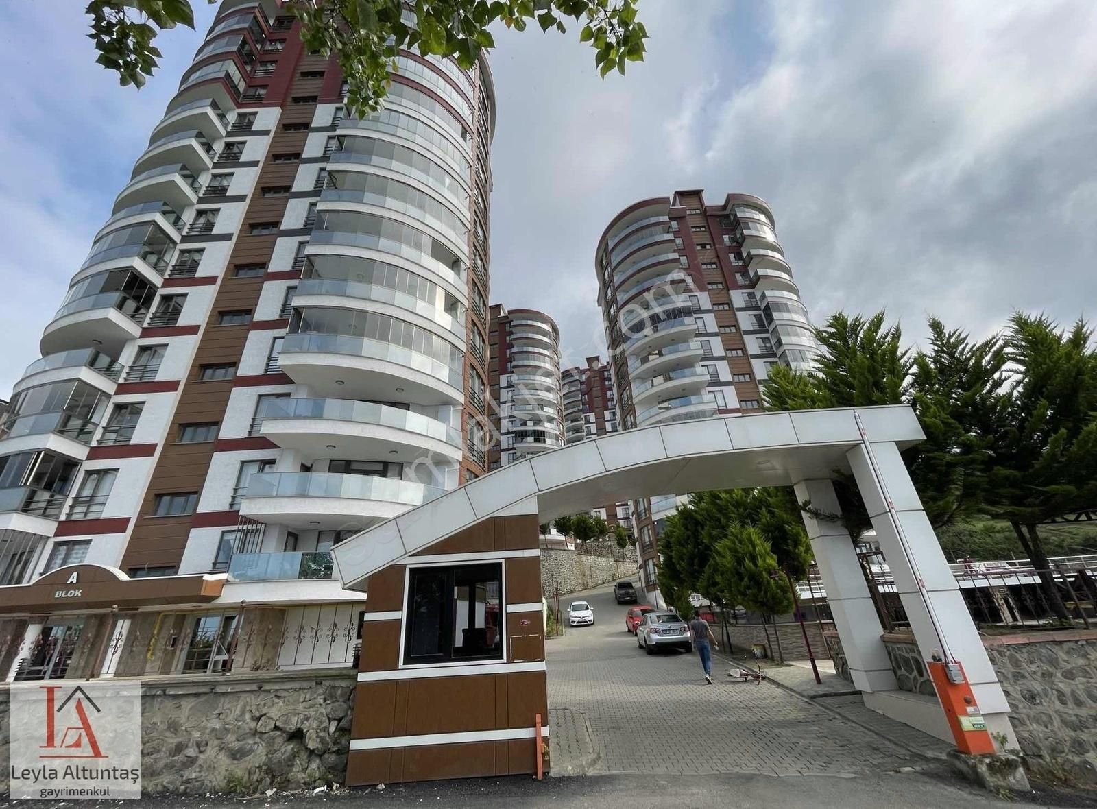 Söğütlüde Havuzlu Sitede Satılık Fırsat 2,5+1 Daire