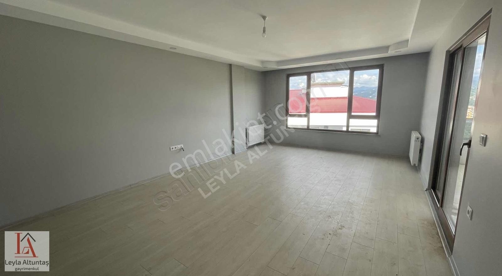 Trabzonda Havuzlu Site İçinde Satılık Sıfır Fırsat 3+1 Daire - Görsel 24