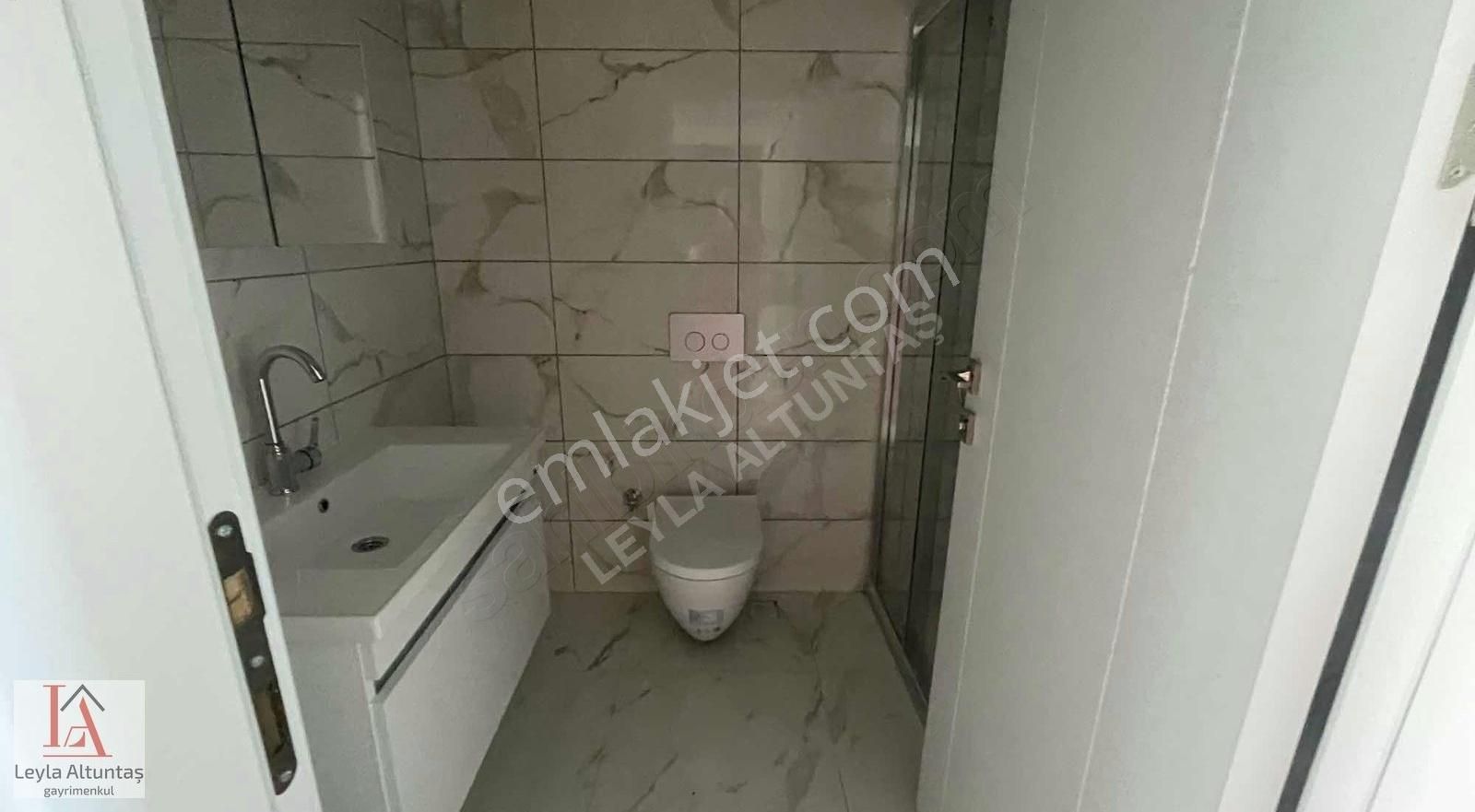 Trabzonda Havuzlu Site İçinde Satılık Sıfır Fırsat 3+1 Daire - Görsel 19