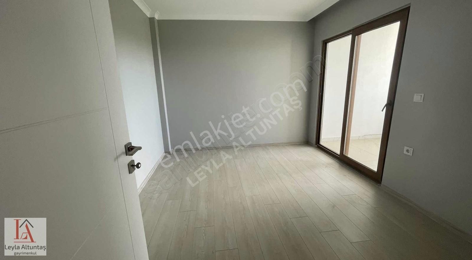 Trabzonda Havuzlu Site İçinde Satılık Sıfır Fırsat 3+1 Daire - Görsel 20