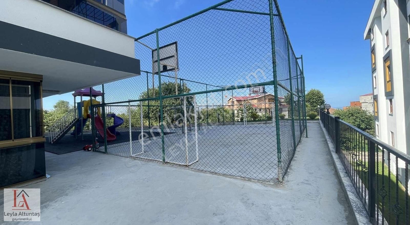 Trabzonda Havuzlu Site İçinde Satılık Sıfır Fırsat 3+1 Daire - Görsel 9