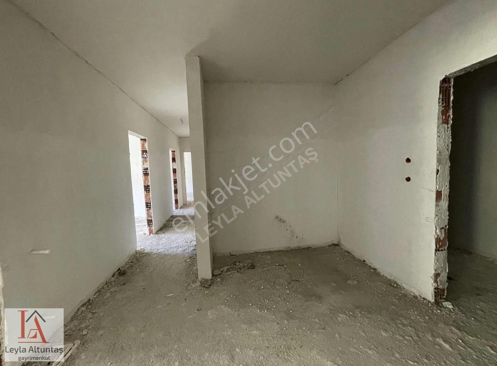 Kaşüstünde 2 Ay Sonra Oturuma Hazır Satılık Sıfır 3+1 Daire - Görsel 26