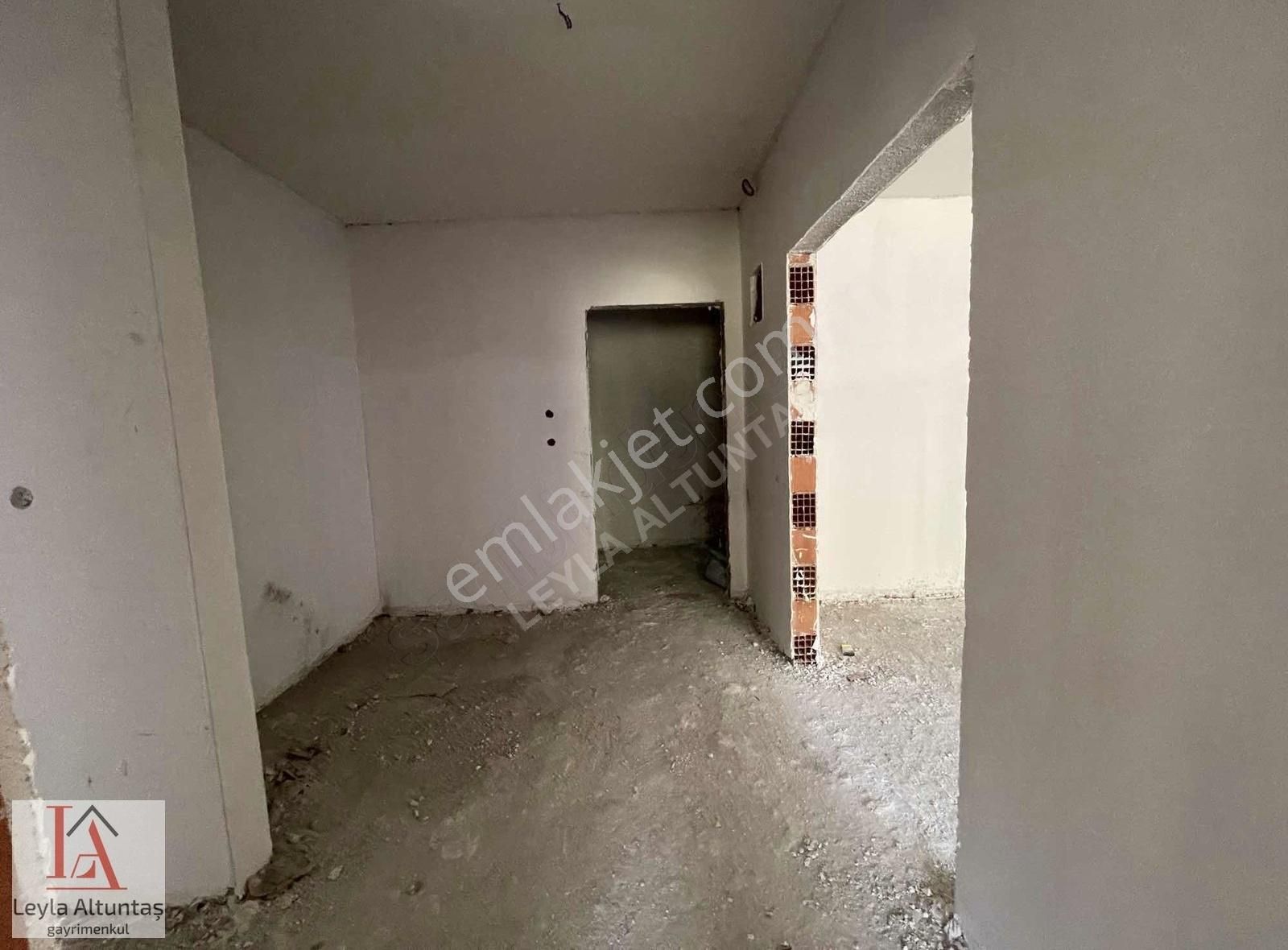 Kaşüstünde 2 Ay Sonra Oturuma Hazır Satılık Sıfır 3+1 Daire - Görsel 15