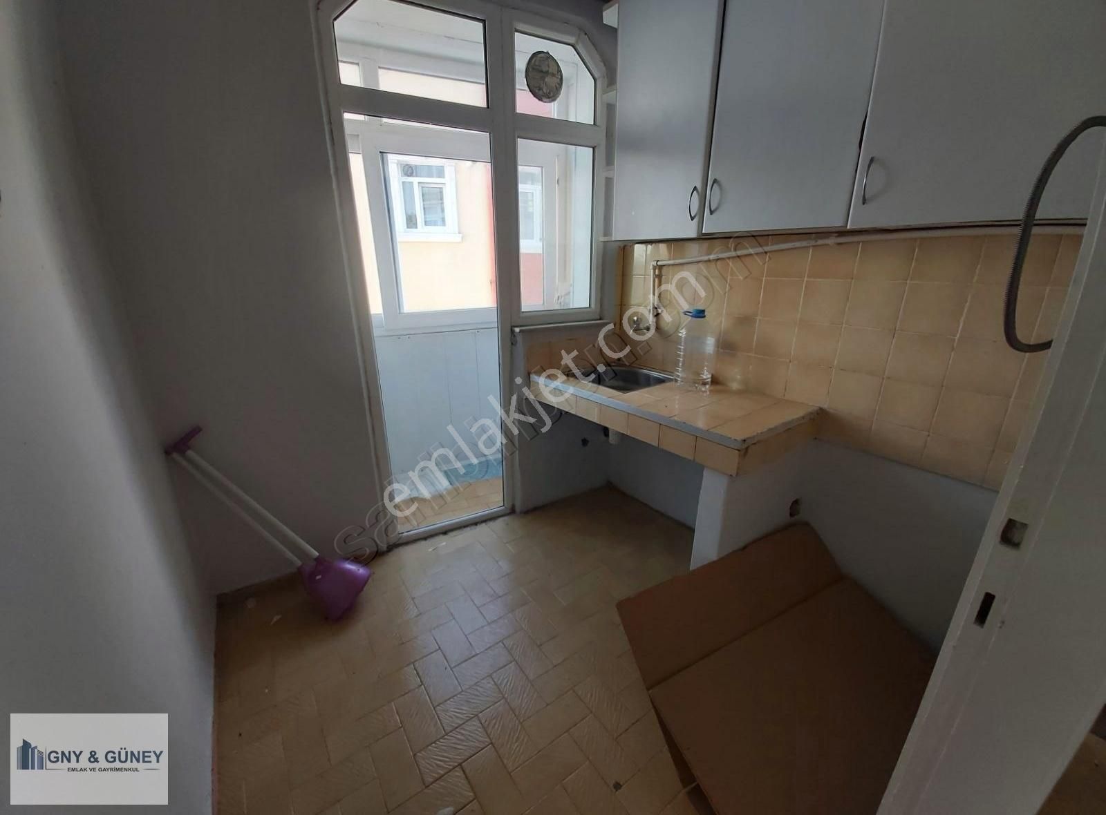 Güney Emlak'tan Silivri Kapı'da 2+1 65 M2 Köşe Satılık Daire - Görsel 3