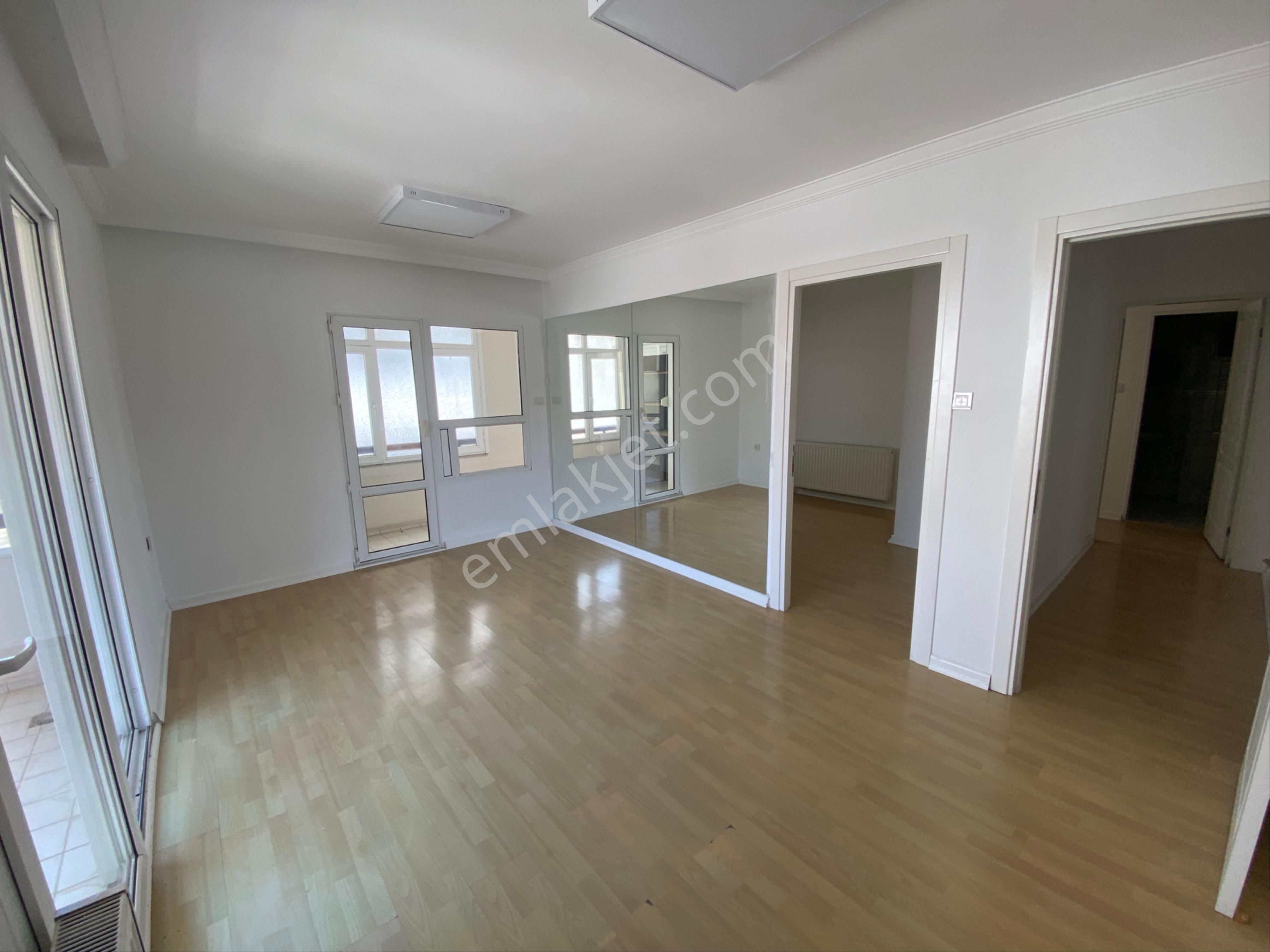 Dünya Göz Hastanesi Yakını Otoparklı Temiz Bakımlı Kiralık Daire