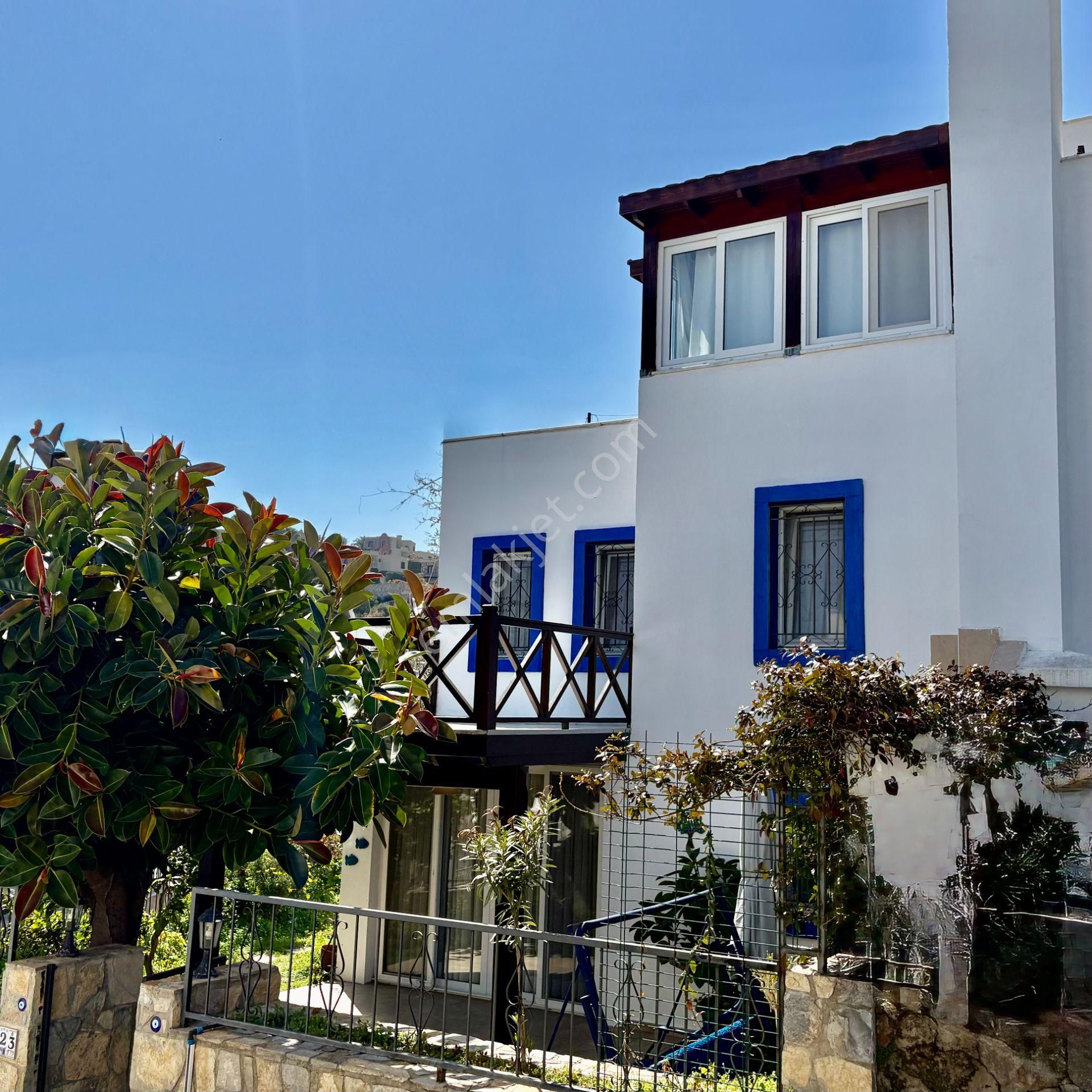Bodrum Gündoğan Denizatı Sitesi Satılık 4+1 Köşe Villa