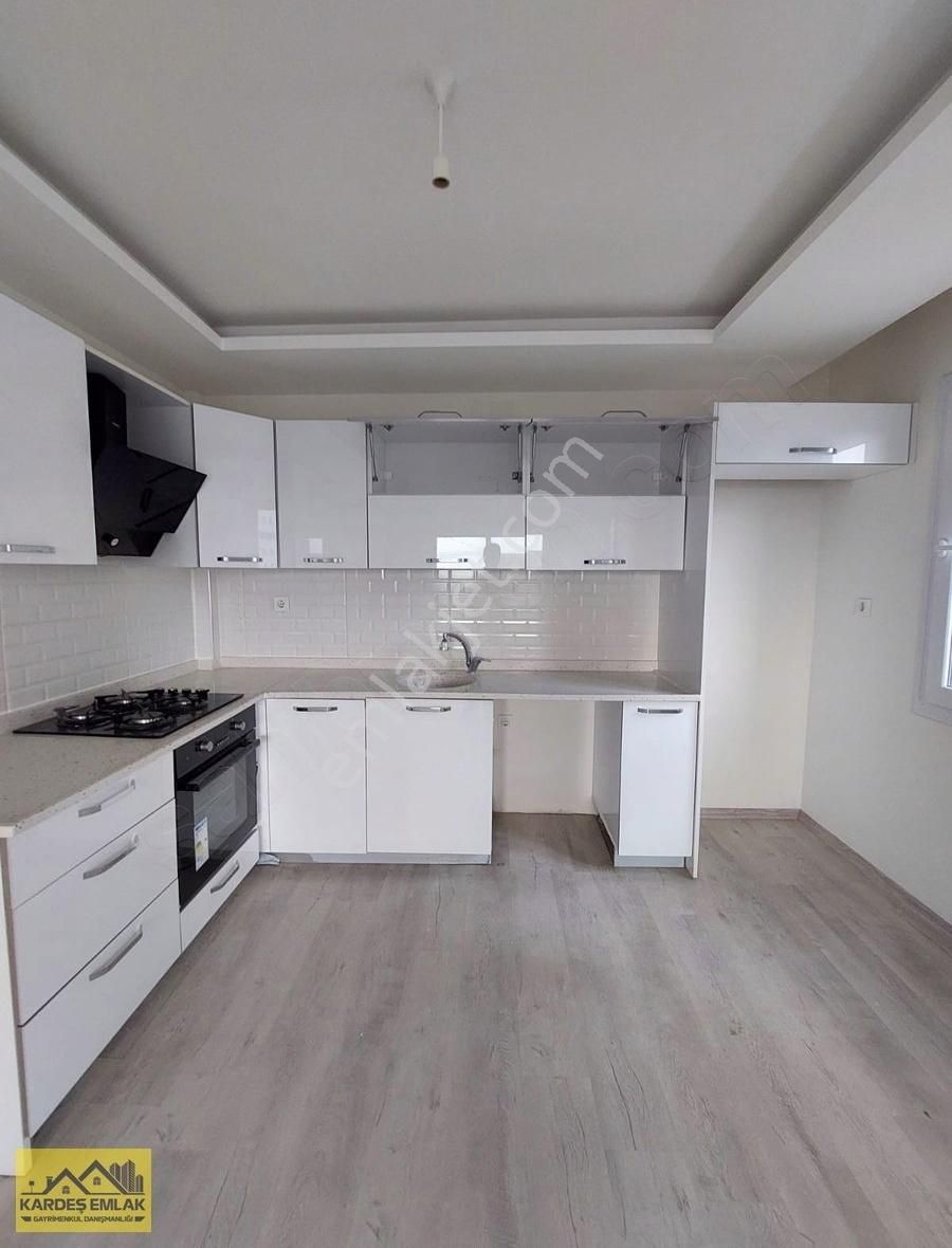 Kardeş Emlaktan*göl Manzaralı *dogalgazlı*4+1*satılık Daire**