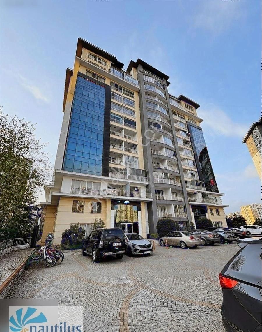 Bahçeşehir Hillpark Satılık 4+1 Köşe Daire