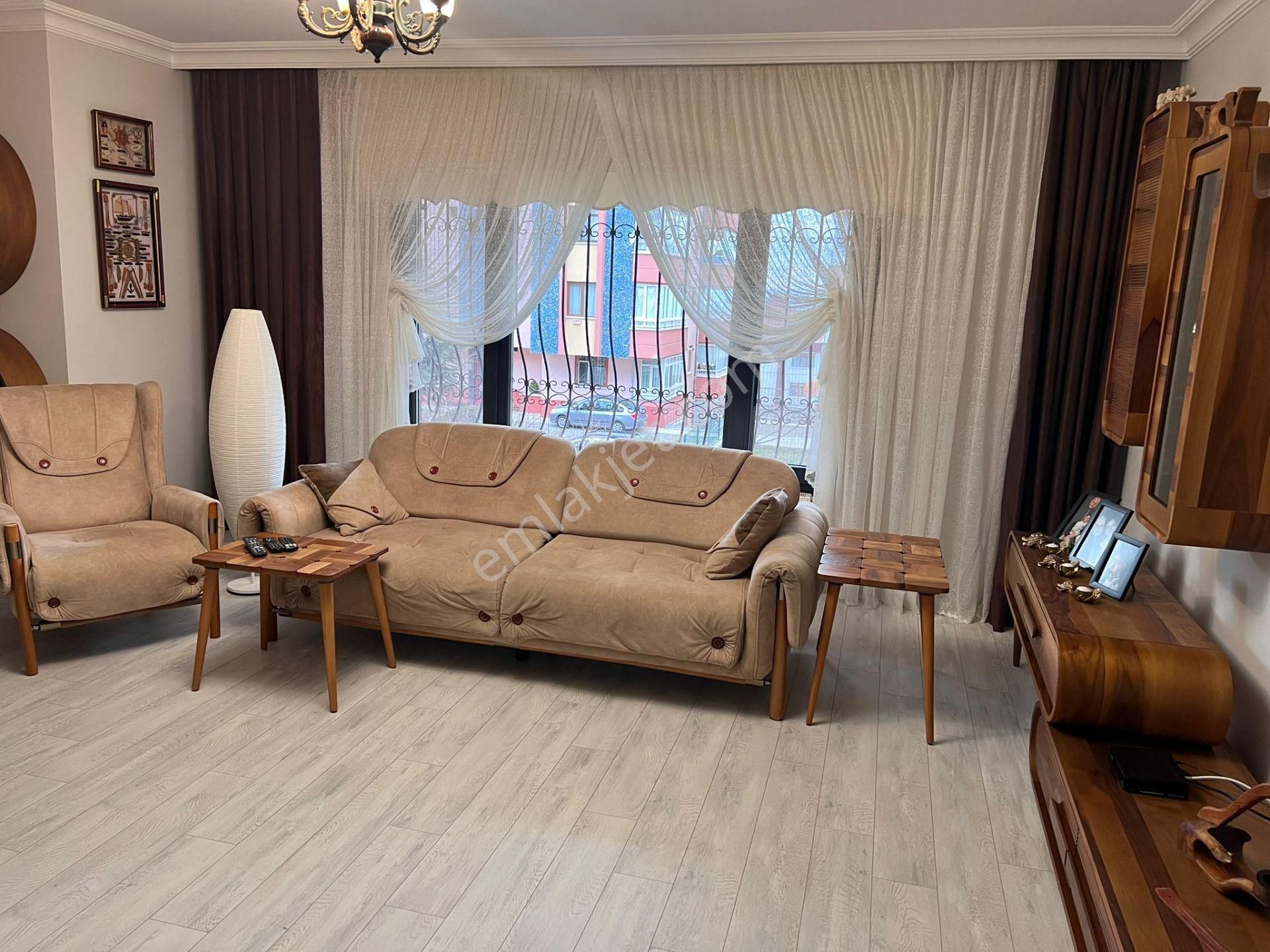 Çankaya Dikmende Masrafsız Eşyalı Satılık 4+1 Geniş Daire