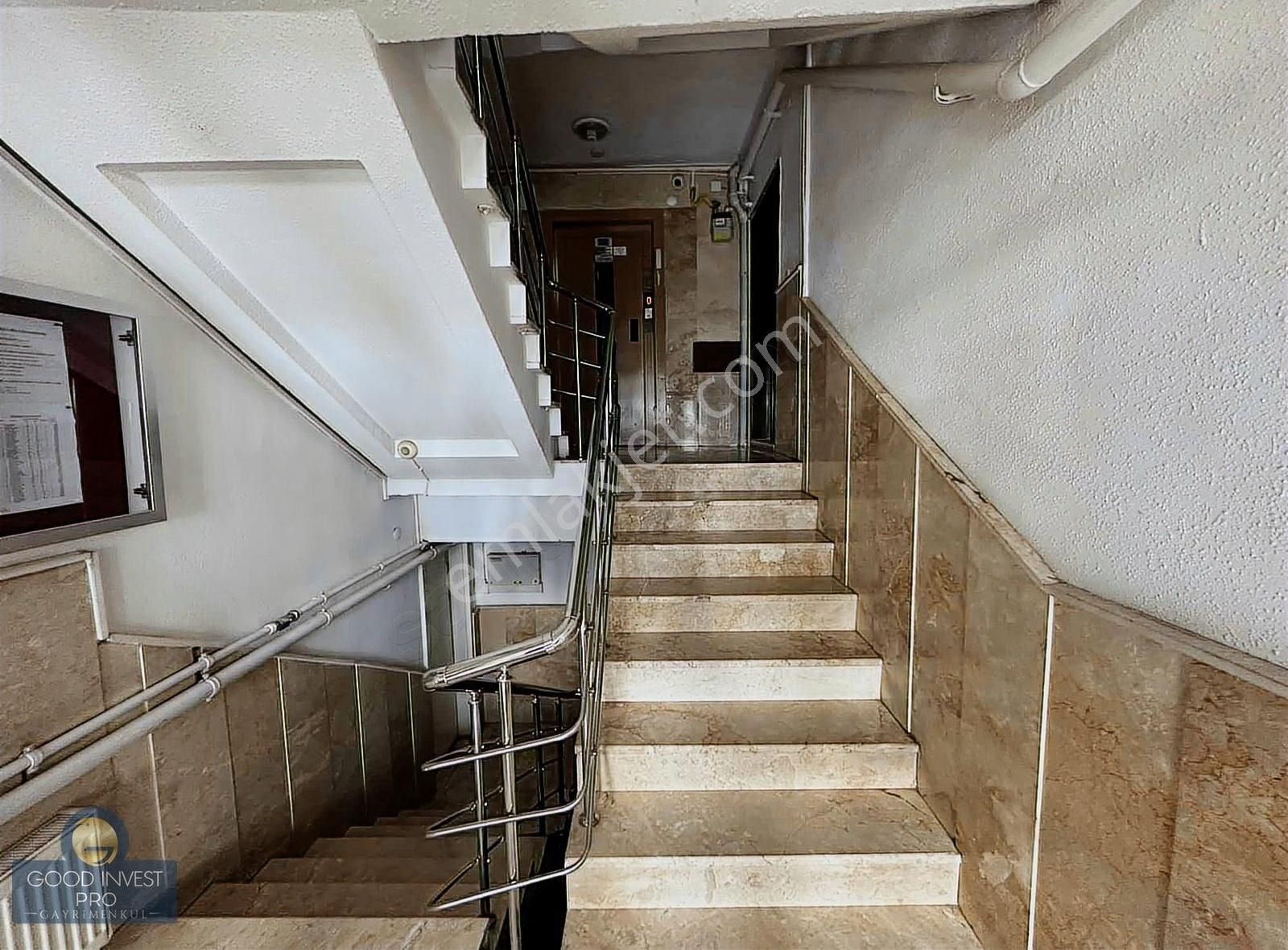 Elvankent Banka Blokları Yüksek Kat Yapılı Kiralık 2+1 Daire