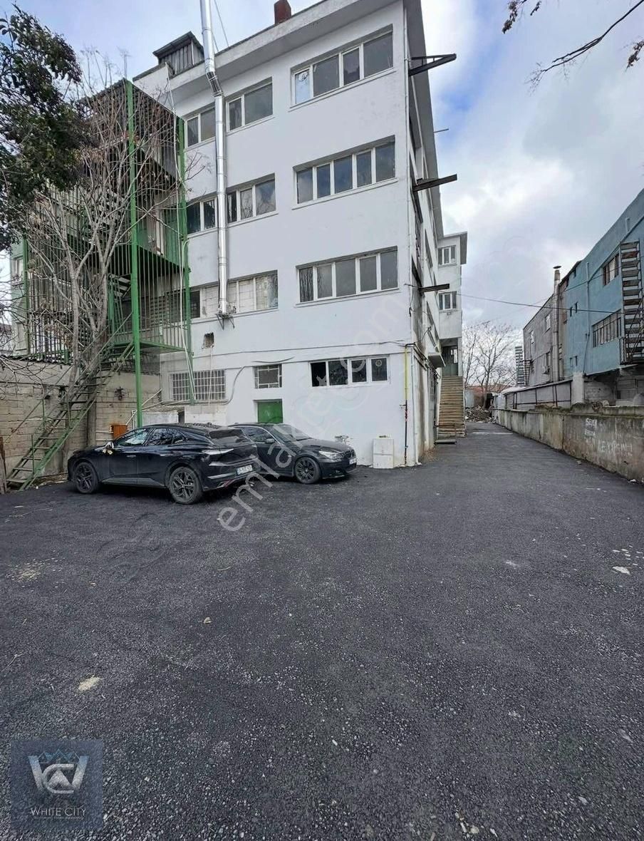 Zeytinburnu Maltepe Sanayi De, Düz Giriş 250 M2 Araç Girebilir
