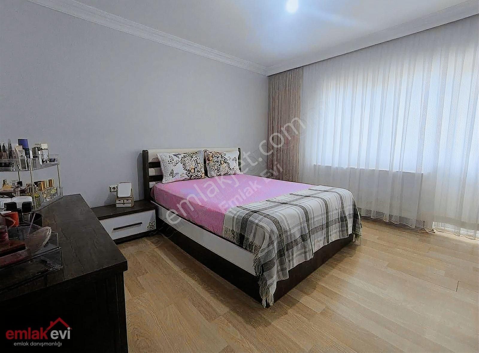 Emlak Evi'nden Efeler Mah.satılık 3+1 Fırsat Daire