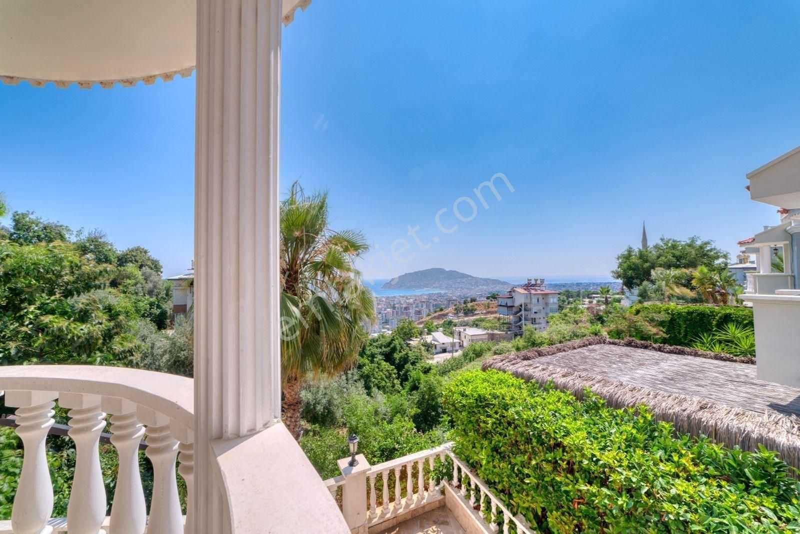 Kale Ve Deniz Manzaralı Lüks Villa Alanya Cikcillide Eşsiz Ya