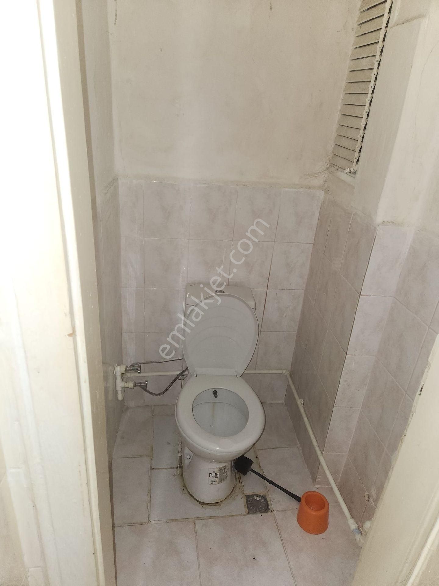 Beşevler Metrosuna Çok Yakın 3+1 Eşyalı