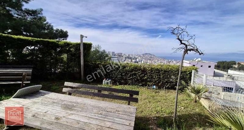 Kuşadası'nda 330m2 Kartal Yuvası - 5+1 Dubleks Rezidans