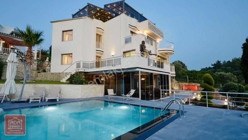 Kuşadası'nda Hayallerinizi Zorlayın 1250m2 5+2 Lüks Villa
