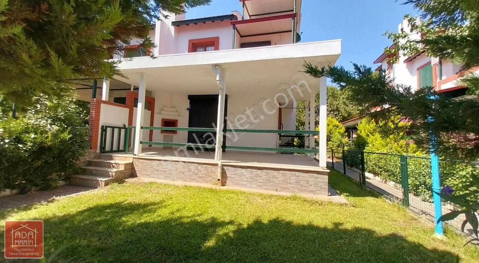 Denize 400m Yakınlıkta Ferah Konumda Yaz Kış Devamlı Kiralık