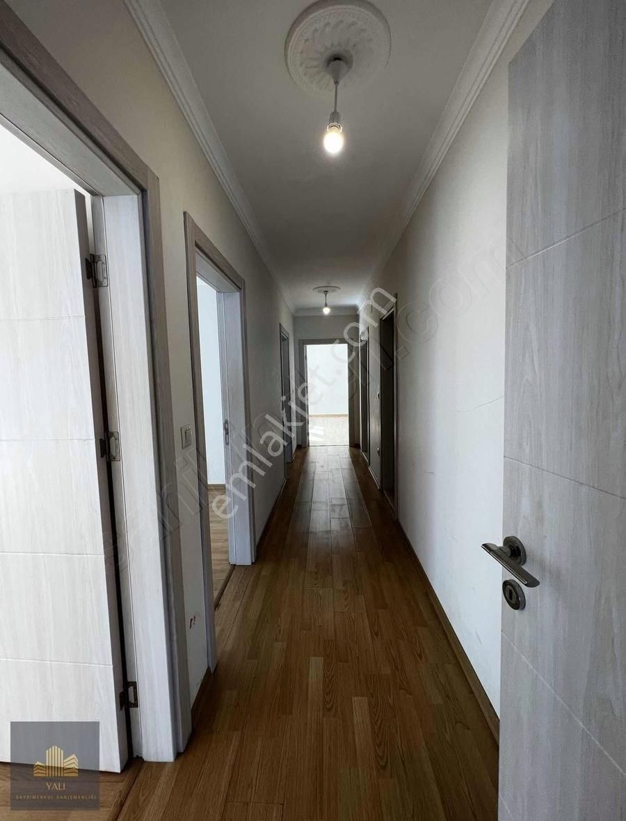 Yalı Gayrımenkul'den Site İçerisinde Manzaralı 4+1 Kiralık Daire