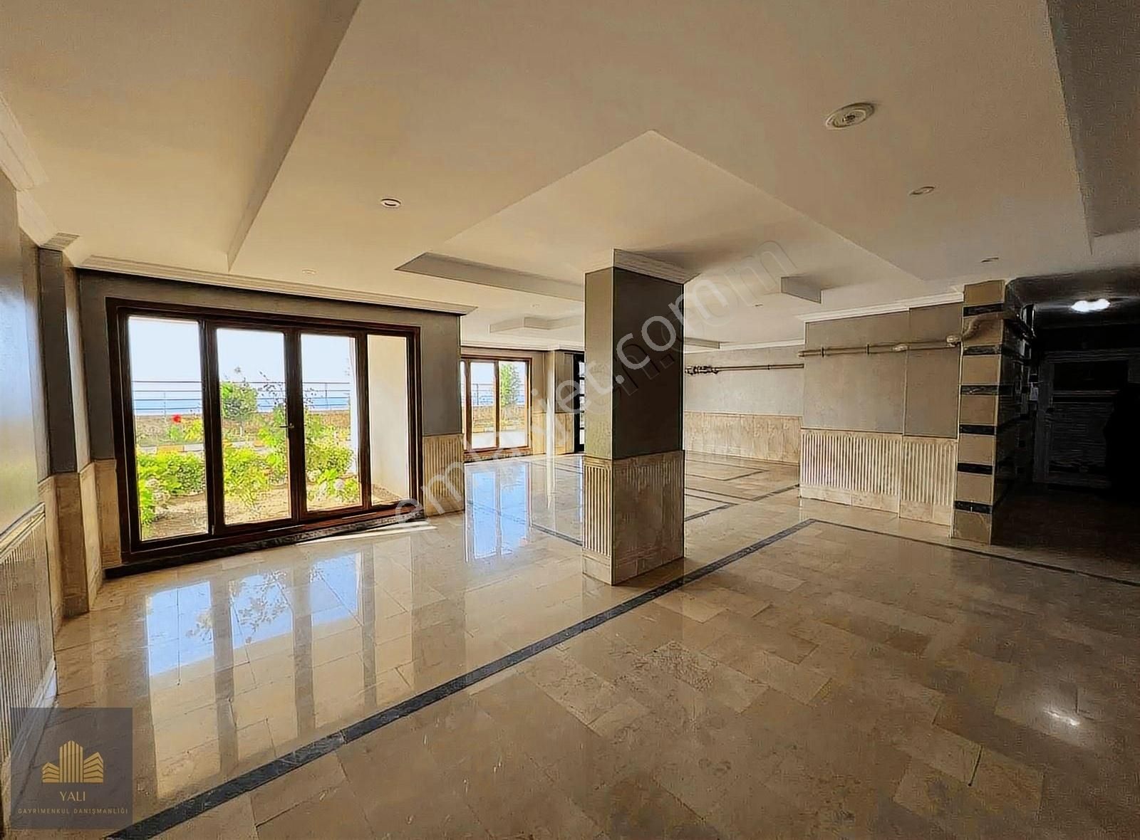 Yalı Gayrımenkul'den Site İçerisinde 4+1 200m2 Kıralık Lüx Daire