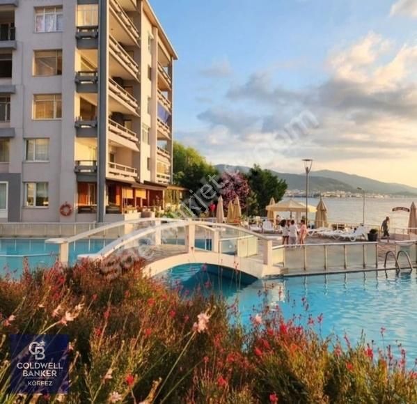 Yalova Çınarcık Ta Satılık Havuzlu Denize Sıfır Daire