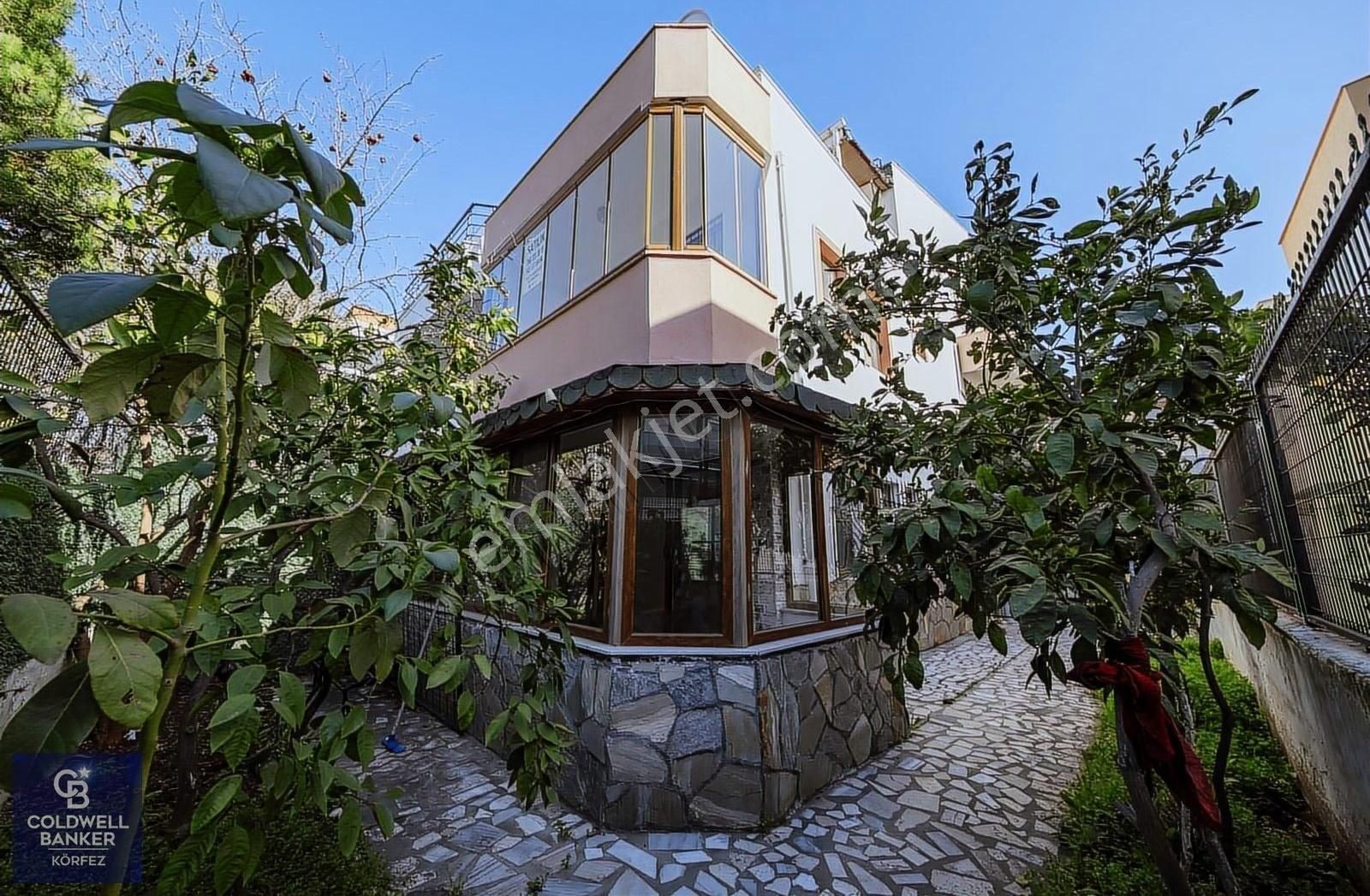 Akçayda Merkezi Konumda 3+1 Villa