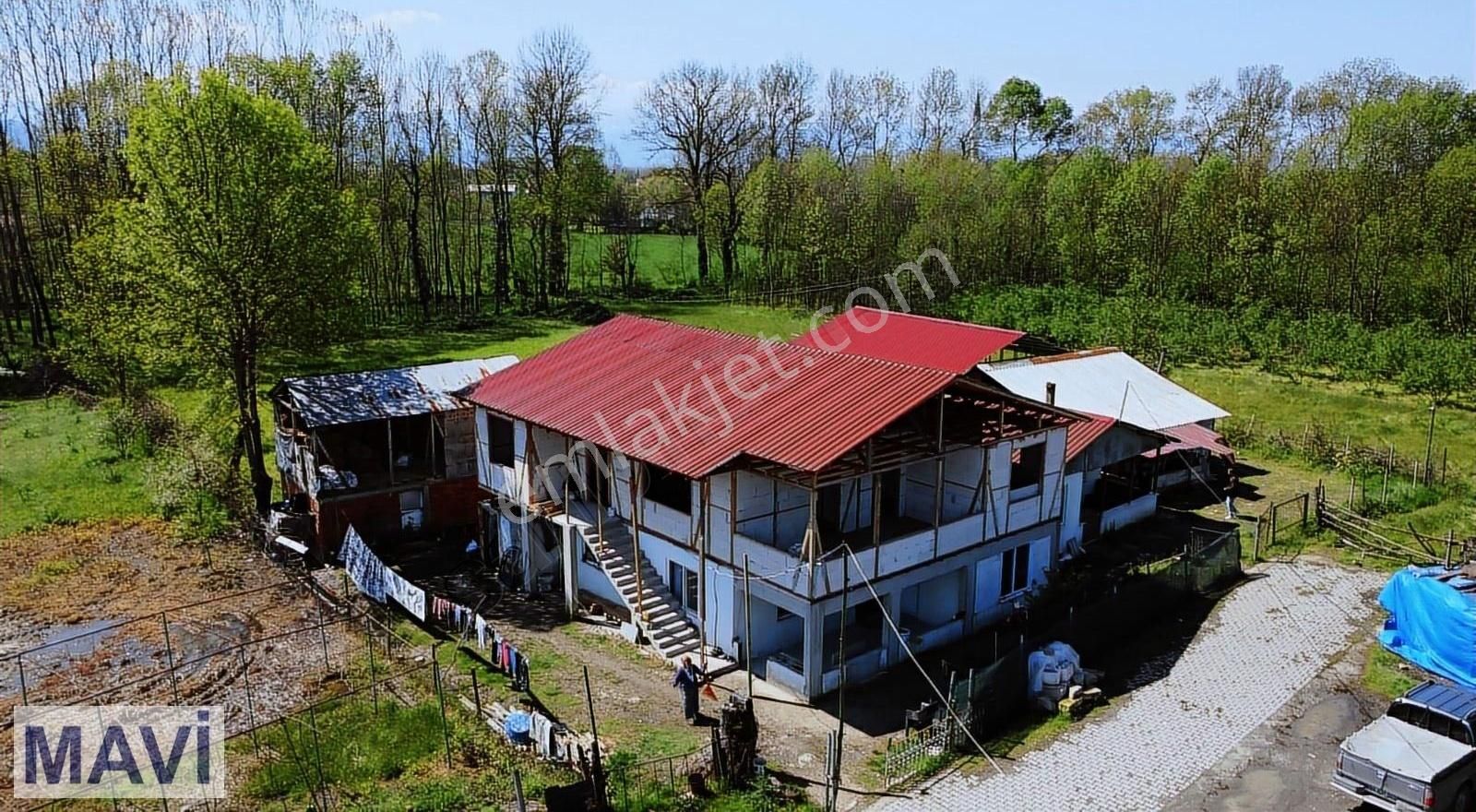 Remax Mavi Ömer Faruk Esen'den Yayalar Da Komple Satılık Mülk