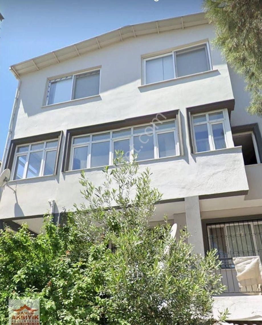 Bornova Atatürk Mah 4 Kat Komple Bina 280 M2