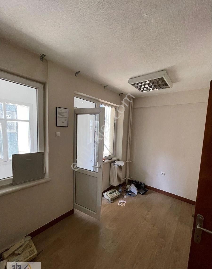 Atatürk Bulvarı Tübitak Yanı Katta 3+1 Asansörlü Ofis - Görsel 20