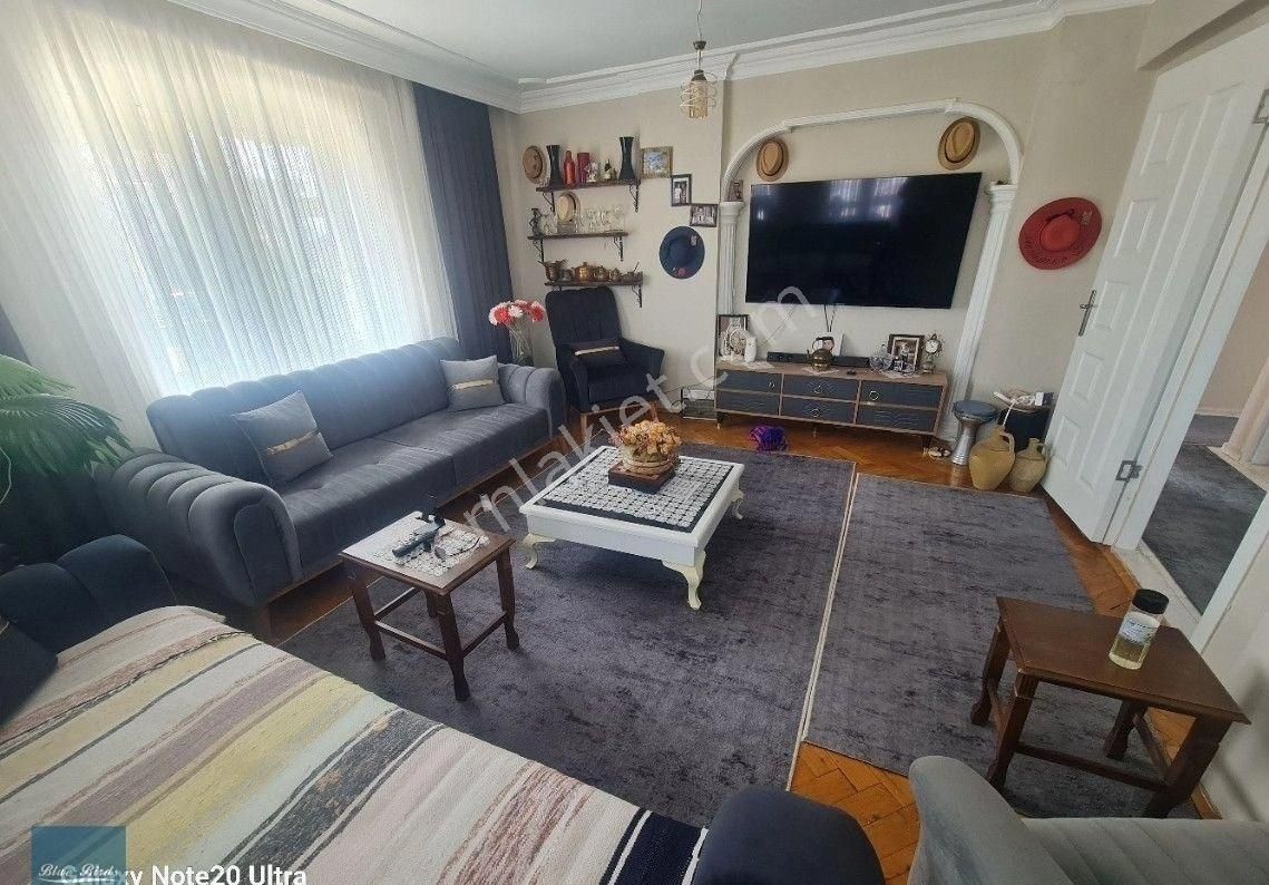 Camiatik'te Mahallesinde Satılık 3+1 Kısmı Manzaralı Daire