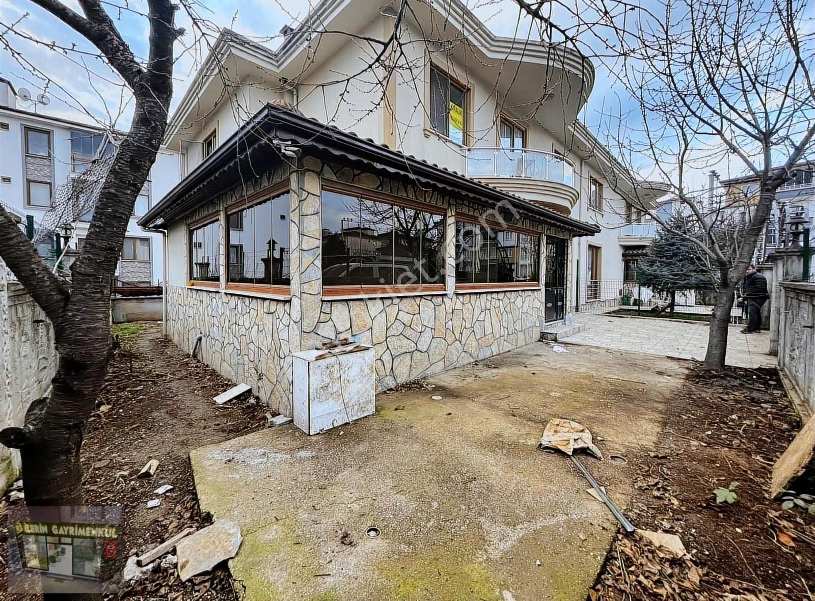 İlerin Gayrimenkul,den Kiralık Villa Merkezi Konum,da