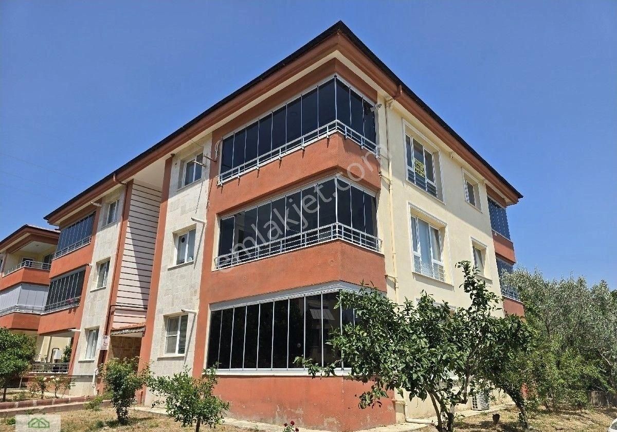 Aydın, Söke De Satılık Daire 3+1, 135 M² 4 Cepheli, Köşe Konum.