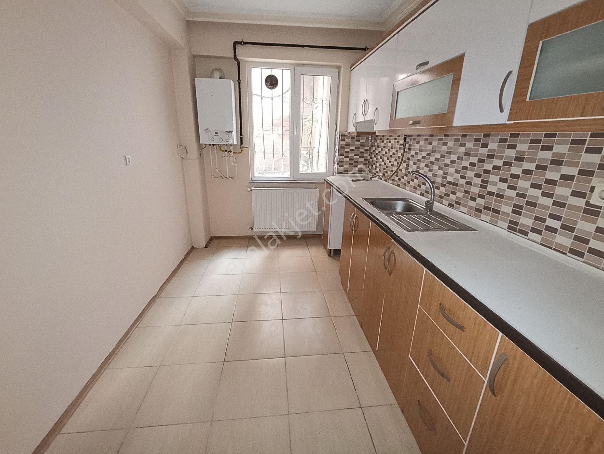 Avantaj Gayrimenkulden Kiralık 3+1 Daire Cadde Üstünde