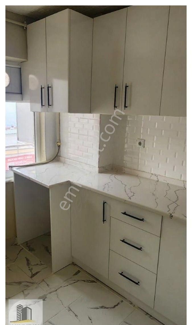 Yenimahhallede 2+1.90.1.kat.kombili Bakımlı Daire