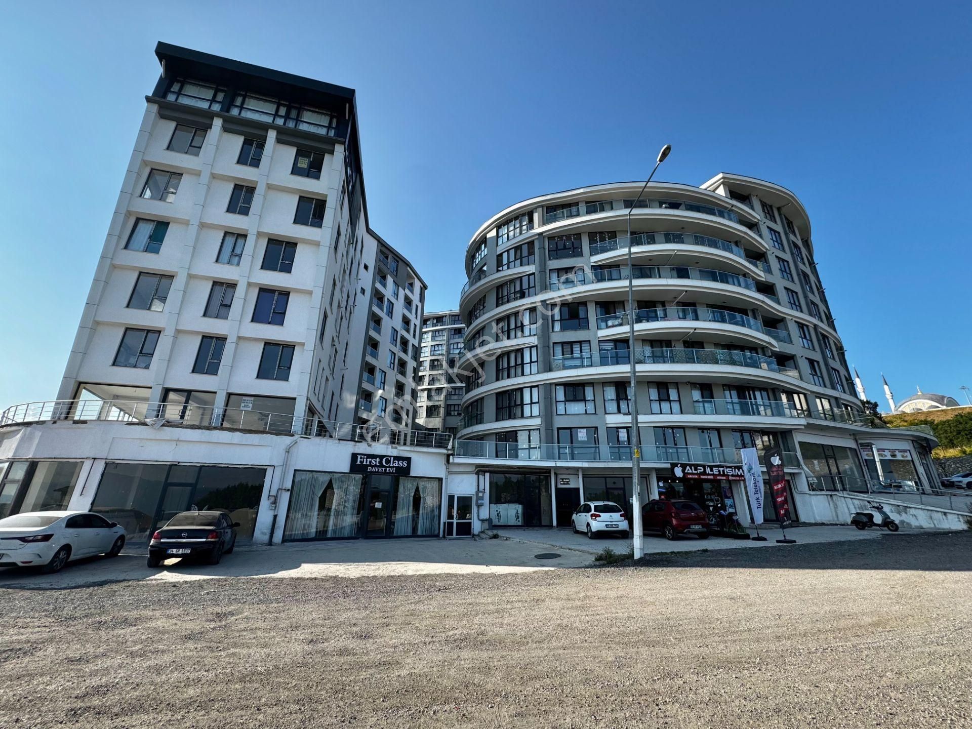 Hak Emlak'tan Üniversite Bölgesinde Satılık Eşyalı 1+1 Daire