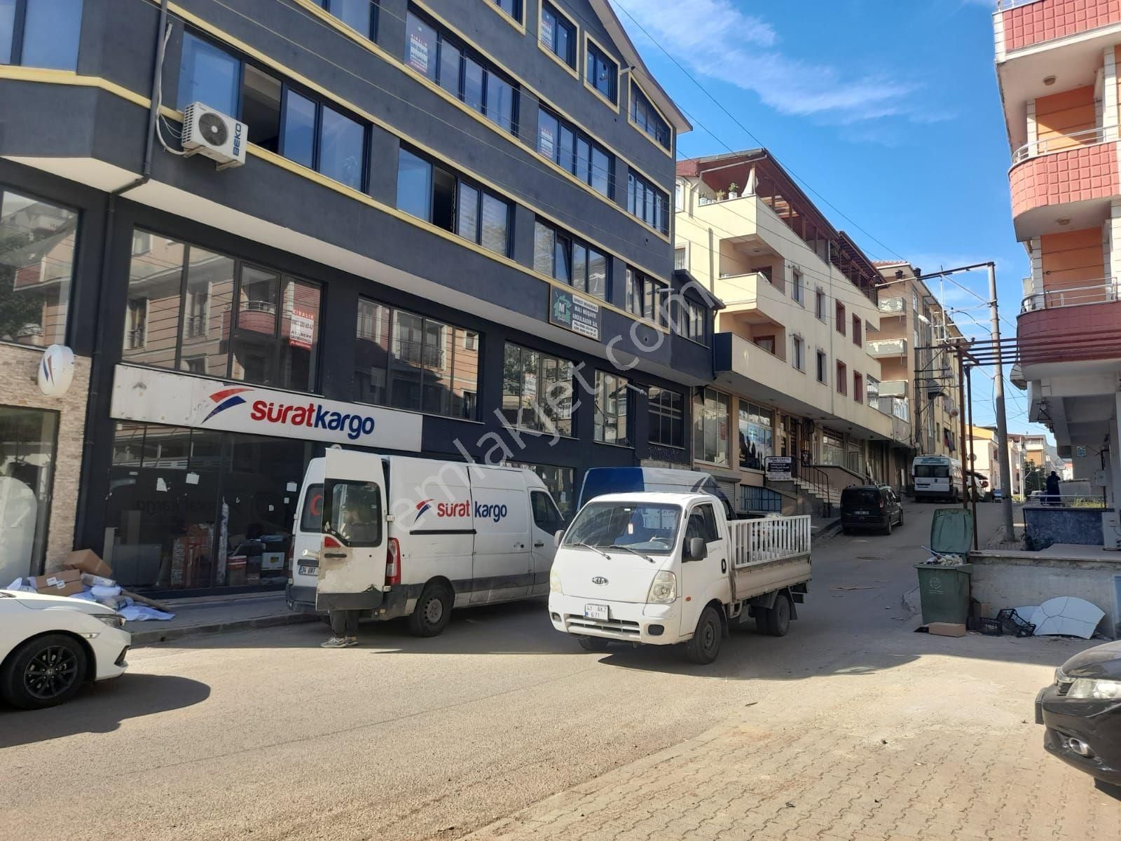 Akra 'dan Ağa Dere Caddesin De Kiralık Arakat İşyeri