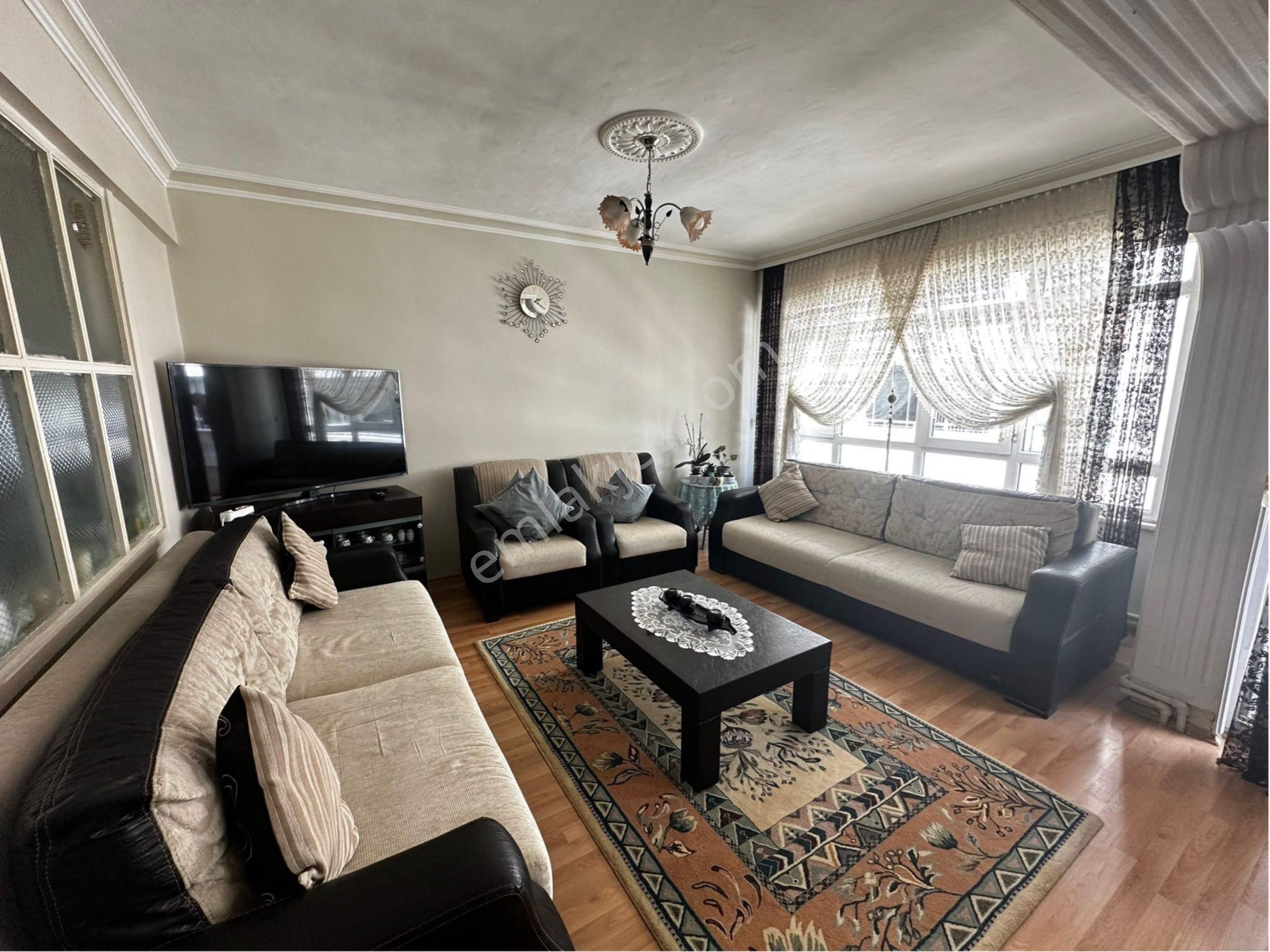 Evim-nur’dan Kadıköy Mh 3+1 135 M2 2. Kat 2 Balkonlu İyi Konumda Masrafsız Satılık Daire