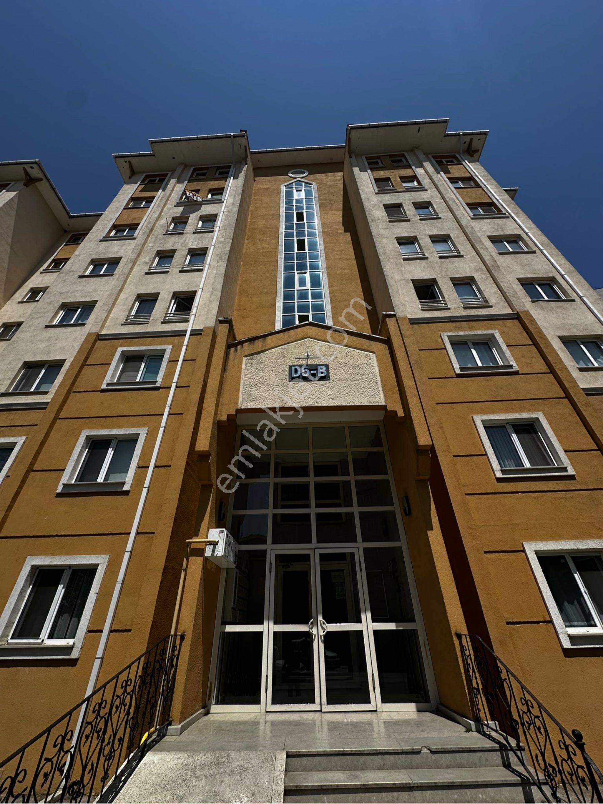 Evim-nur’dan Ulugazi Tokilerde 3+1 6.kat 145 M2 Cam Başkonlu Site İçi Satılık Daire