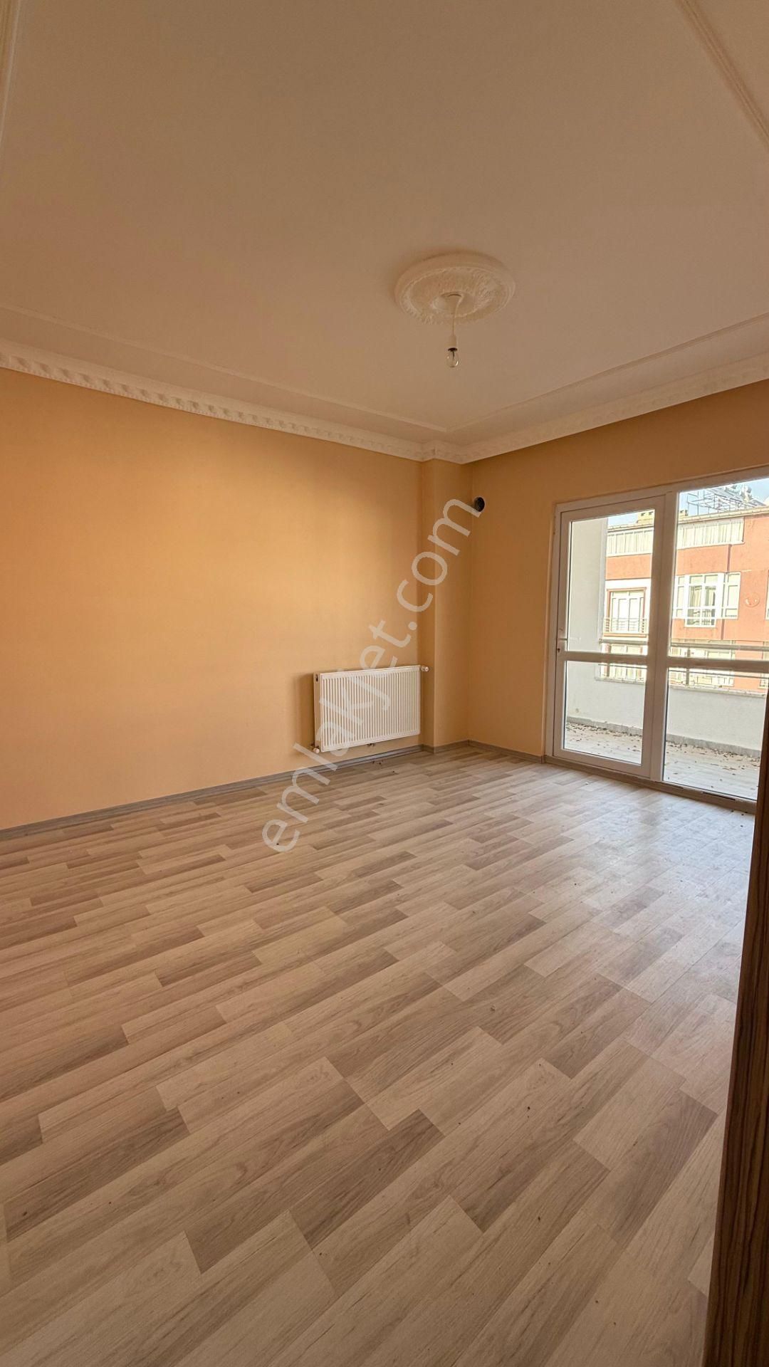 Öz Gaye Emlaktan Develi Tekir Caddesinde Kiralık Dubleks Daire