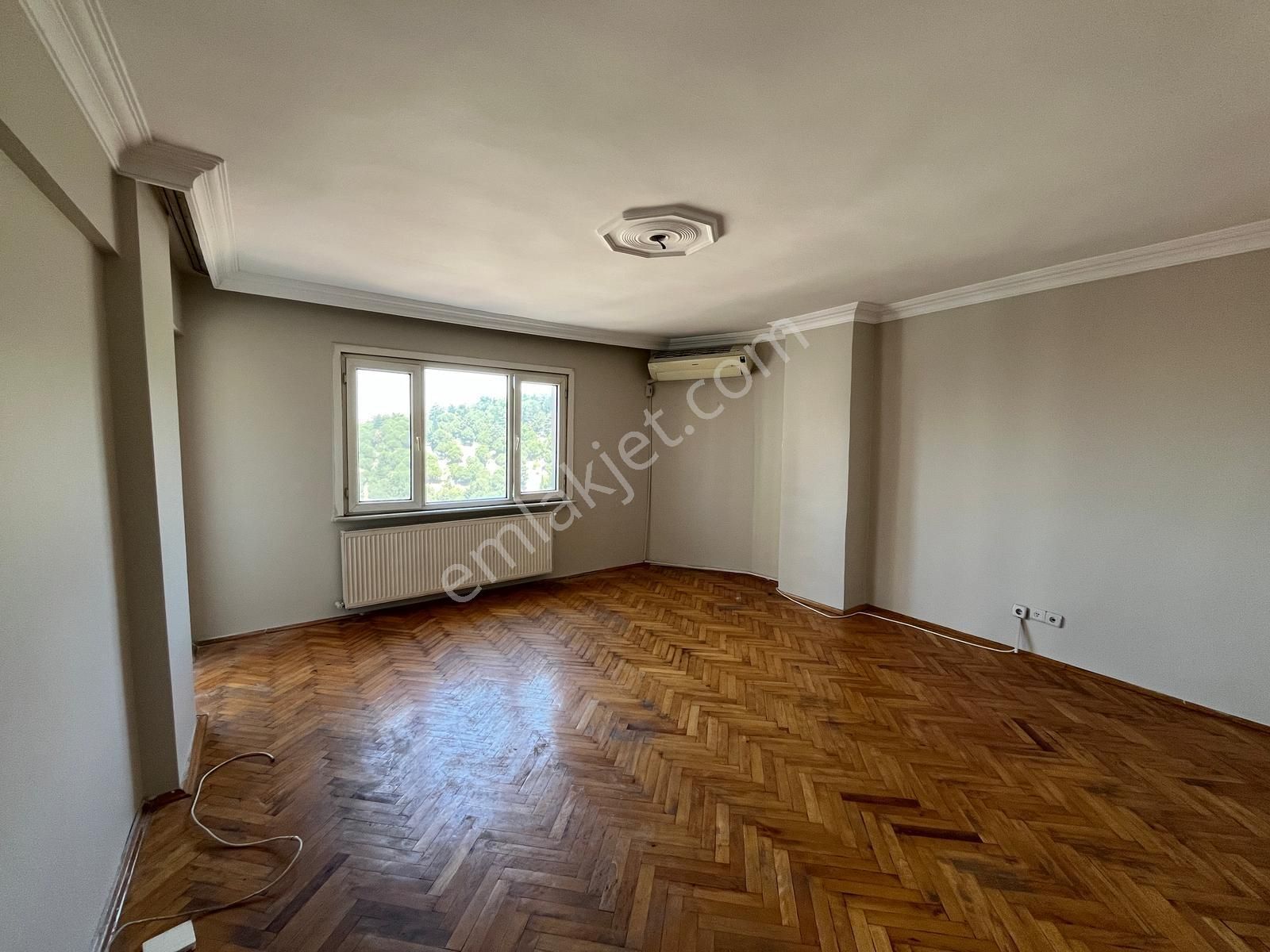 Çeliktepe'de Metroya 14dk,2+1,90m2,1.kat,balkonlu Daire Artum'da