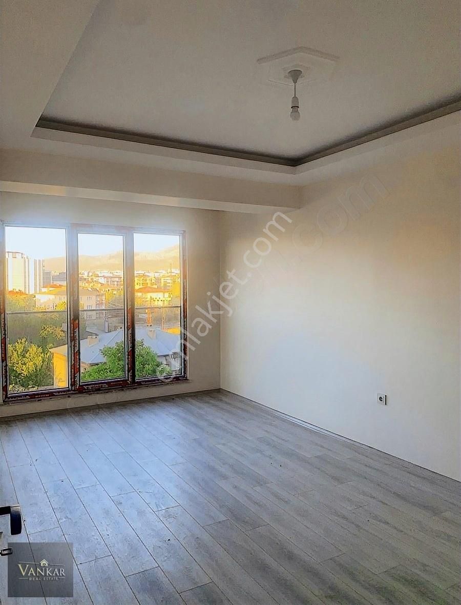 Kaleyolu Selimbey'de Yeni Yapı Lüks Satılık 2+1 Daire