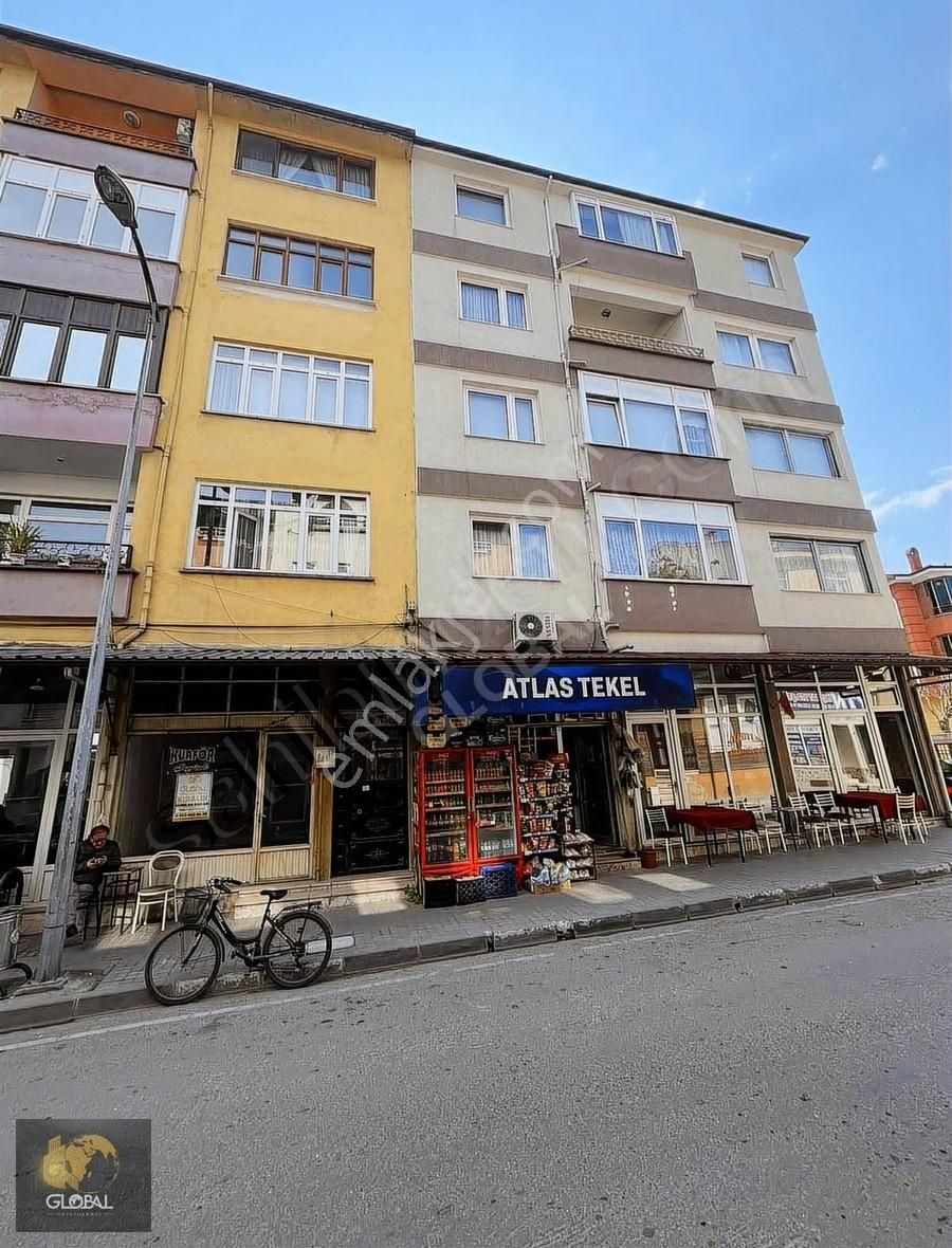 Asma Caddesinde Kiralık Ofis - Dükkan