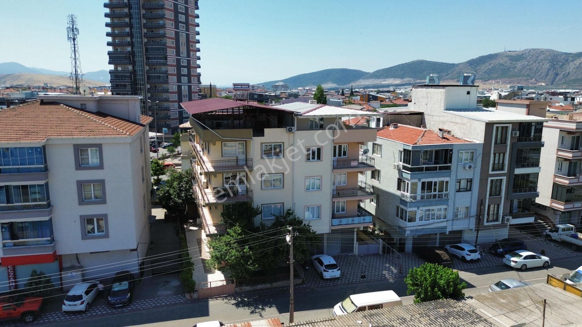 Manisa/akhisar Hürriyet Mahallesinde Komple Satılık Bina