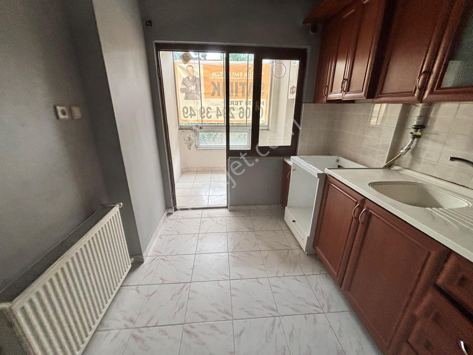 Deha Emlak'tan Söğütlüde Kiralık 3+1 Daire
