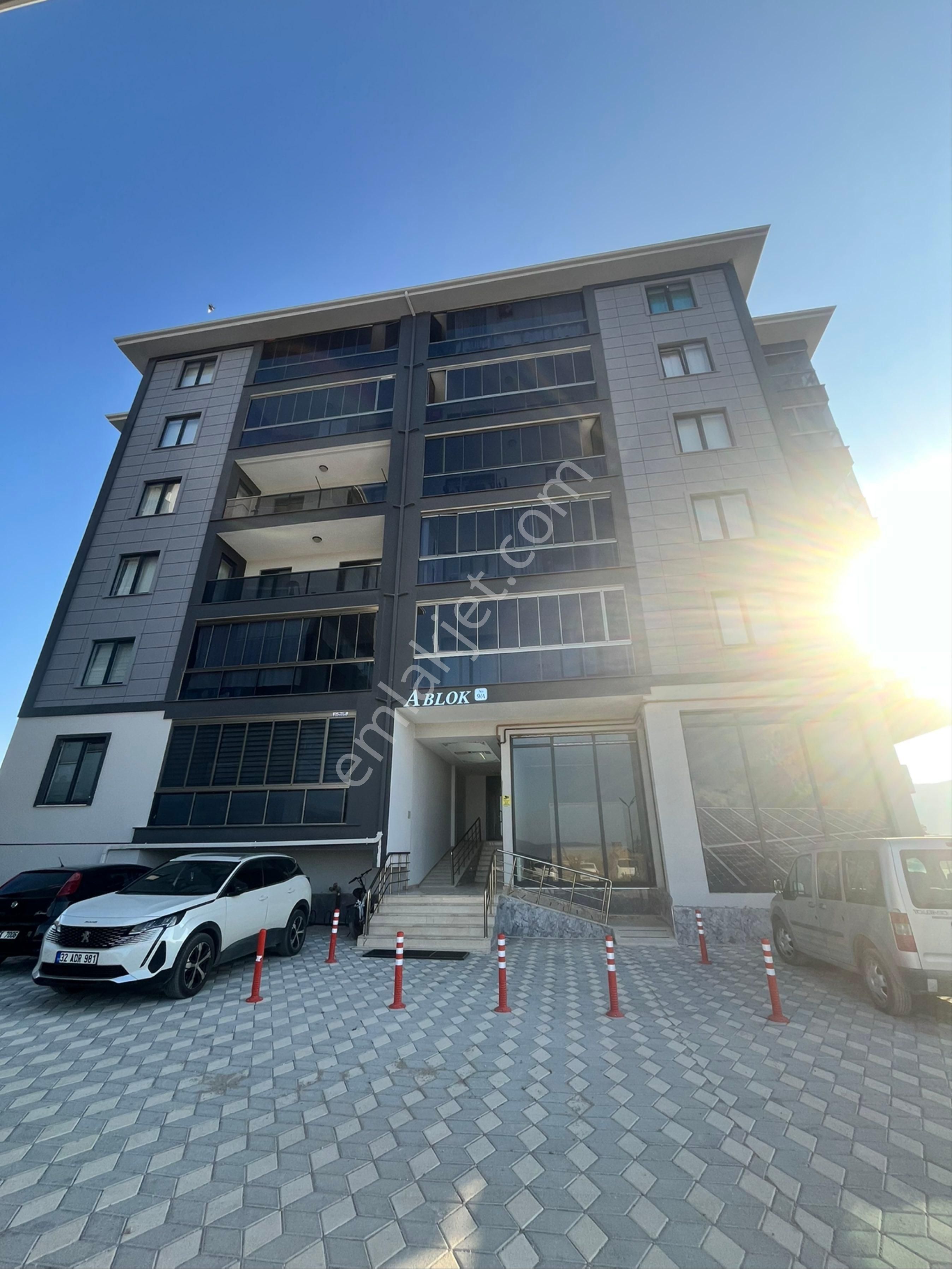 Çelikev Gayrimenkul’den Kiralık 4+1 Daire
