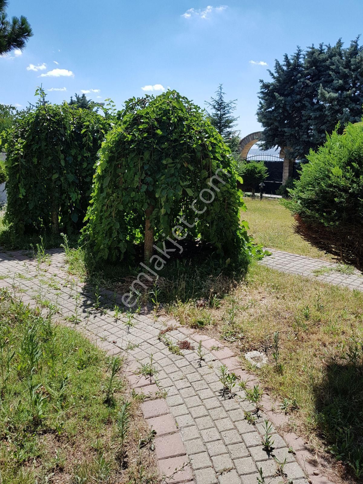 Büyükçekmece Kamilobada Müstakil Tek Tapu Villa İmarlı Arsa 2.590,00 M2